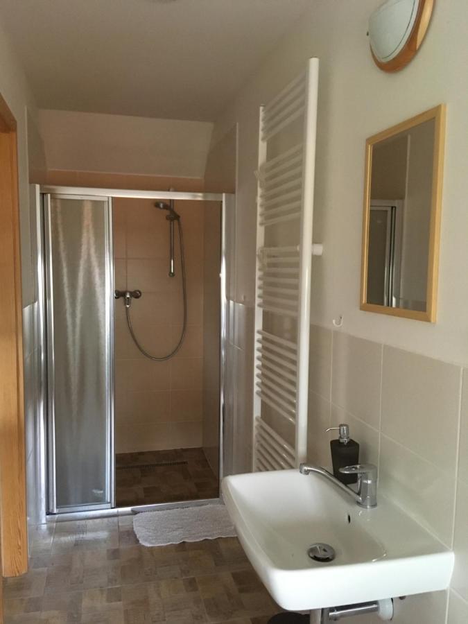 Apartman Na Vrsku Klenovice  ภายนอก รูปภาพ