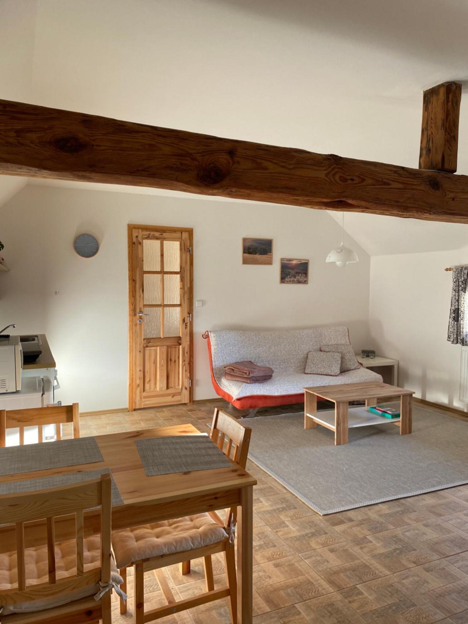 Apartman Na Vrsku Klenovice  ภายนอก รูปภาพ