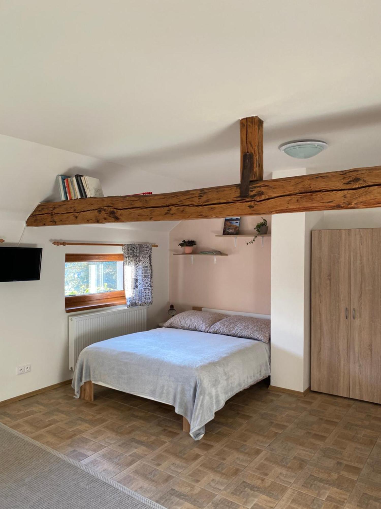 Apartman Na Vrsku Klenovice  ภายนอก รูปภาพ