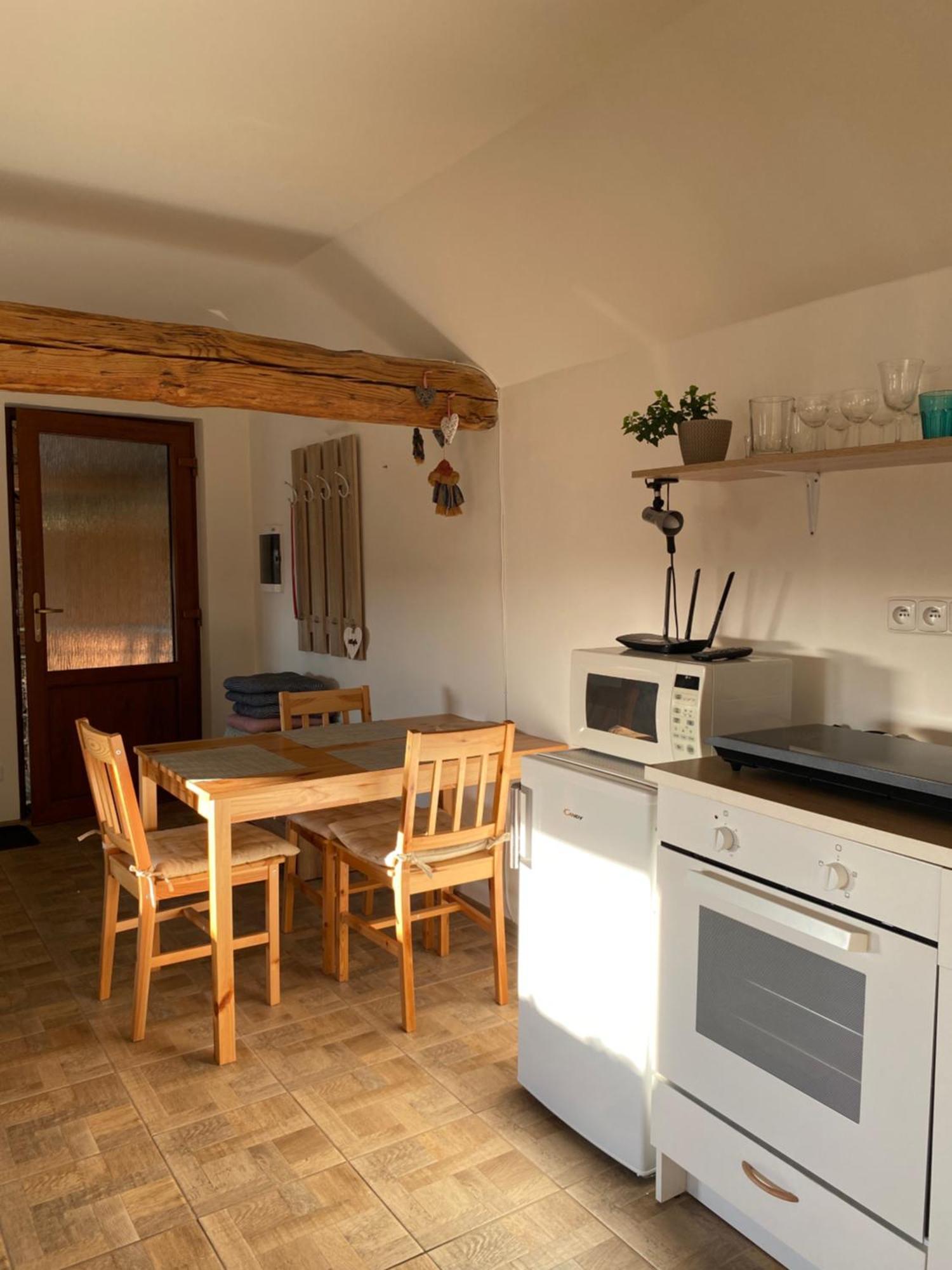 Apartman Na Vrsku Klenovice  ภายนอก รูปภาพ