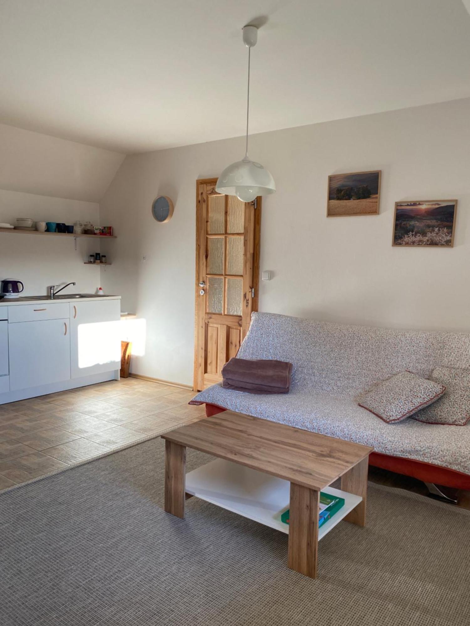 Apartman Na Vrsku Klenovice  ภายนอก รูปภาพ